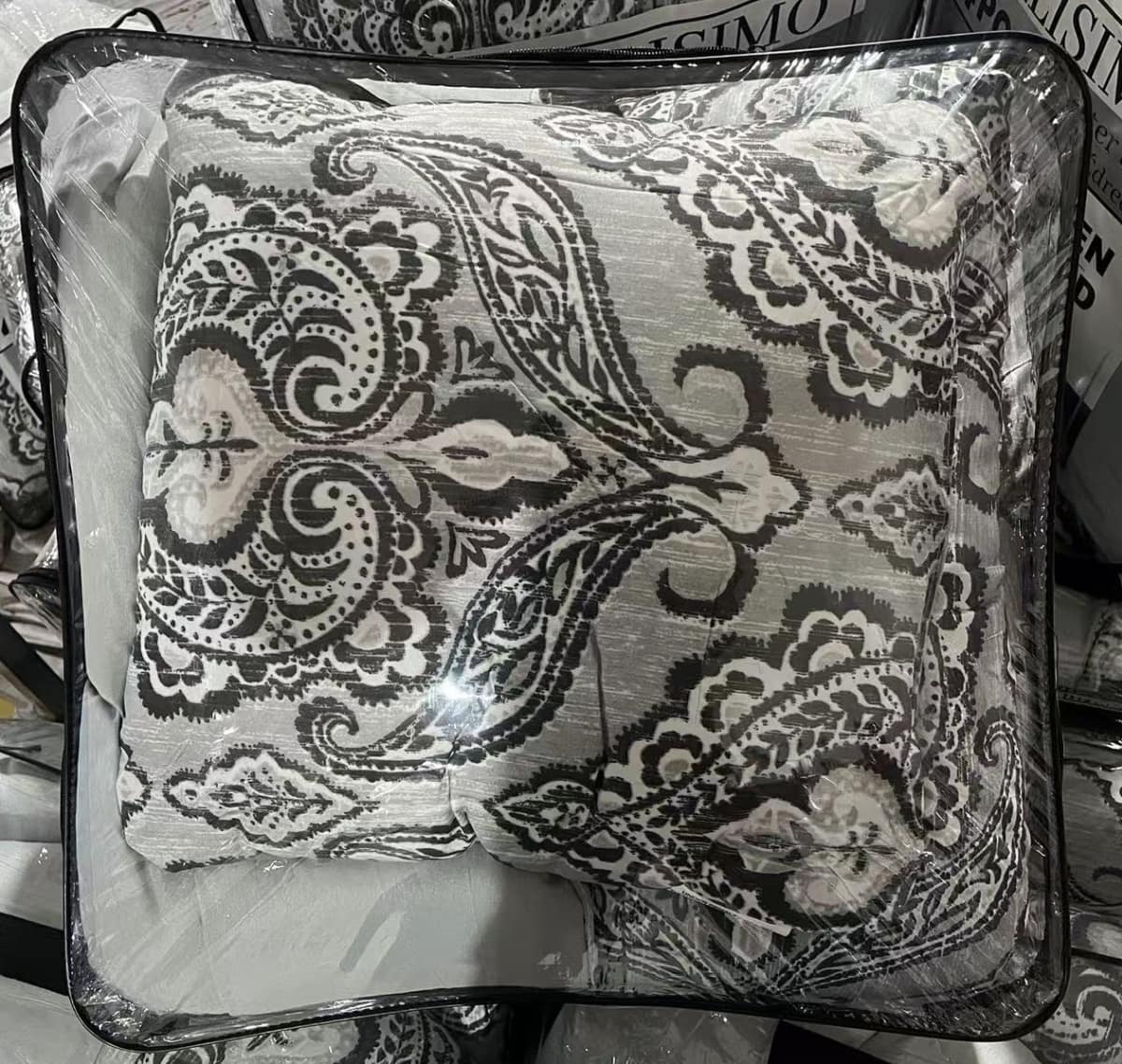 4PC Comforter Set - Jacquard / Grey (King) - Image 3