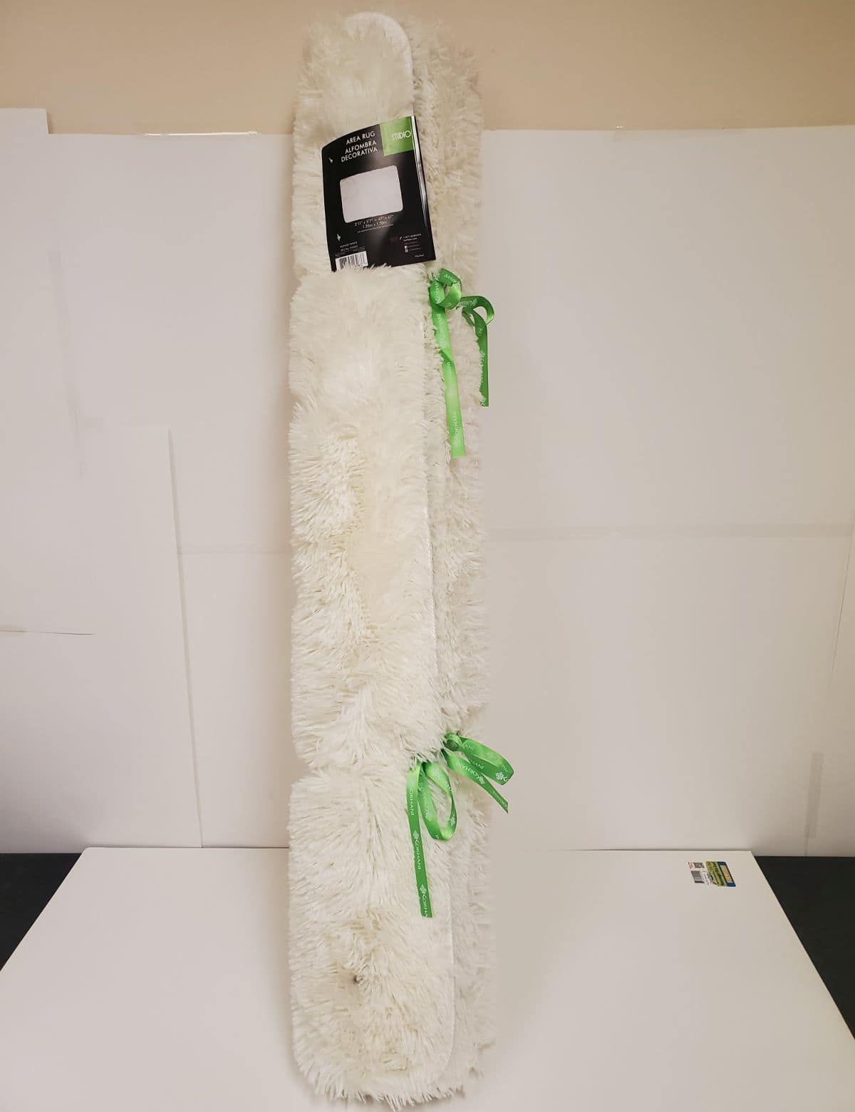Shag Area Rug - White (Approx 4' x 6')