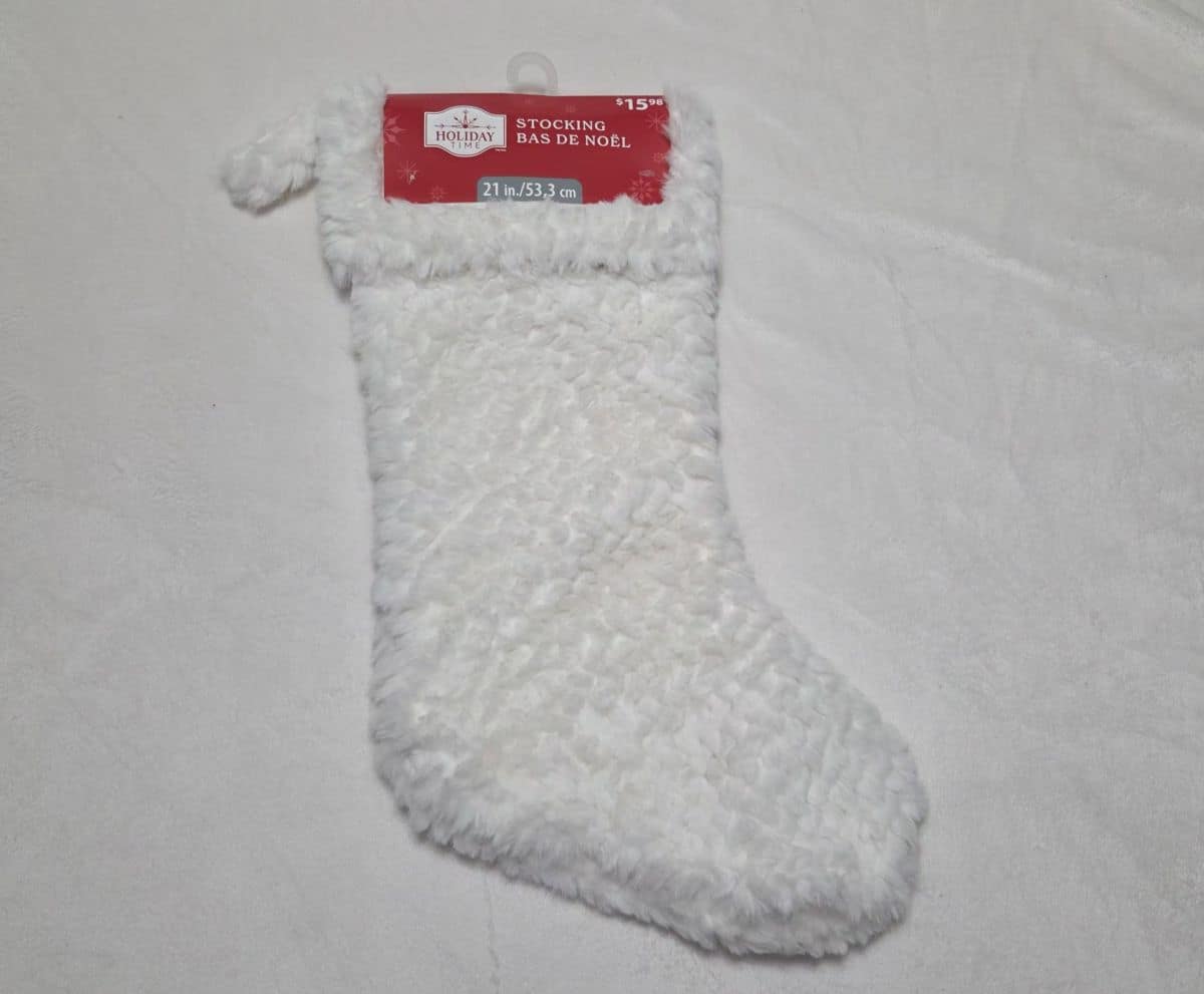 Stocking 21in / Faux Fur White (pp. $15.98)